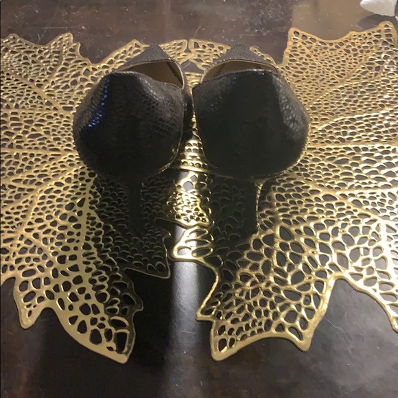 Ellen Tracy black snake skin stiletto heels - Picture 4 of 4